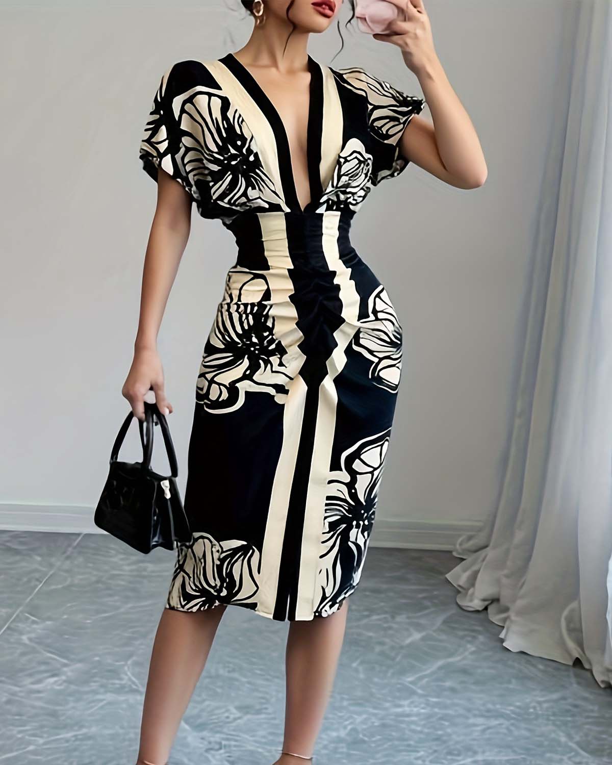 Amelia | Chic Pleated Dress