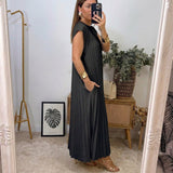 Evelyn | Classic Comfort Midi Dress