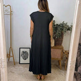 Evelyn | Classic Comfort Midi Dress